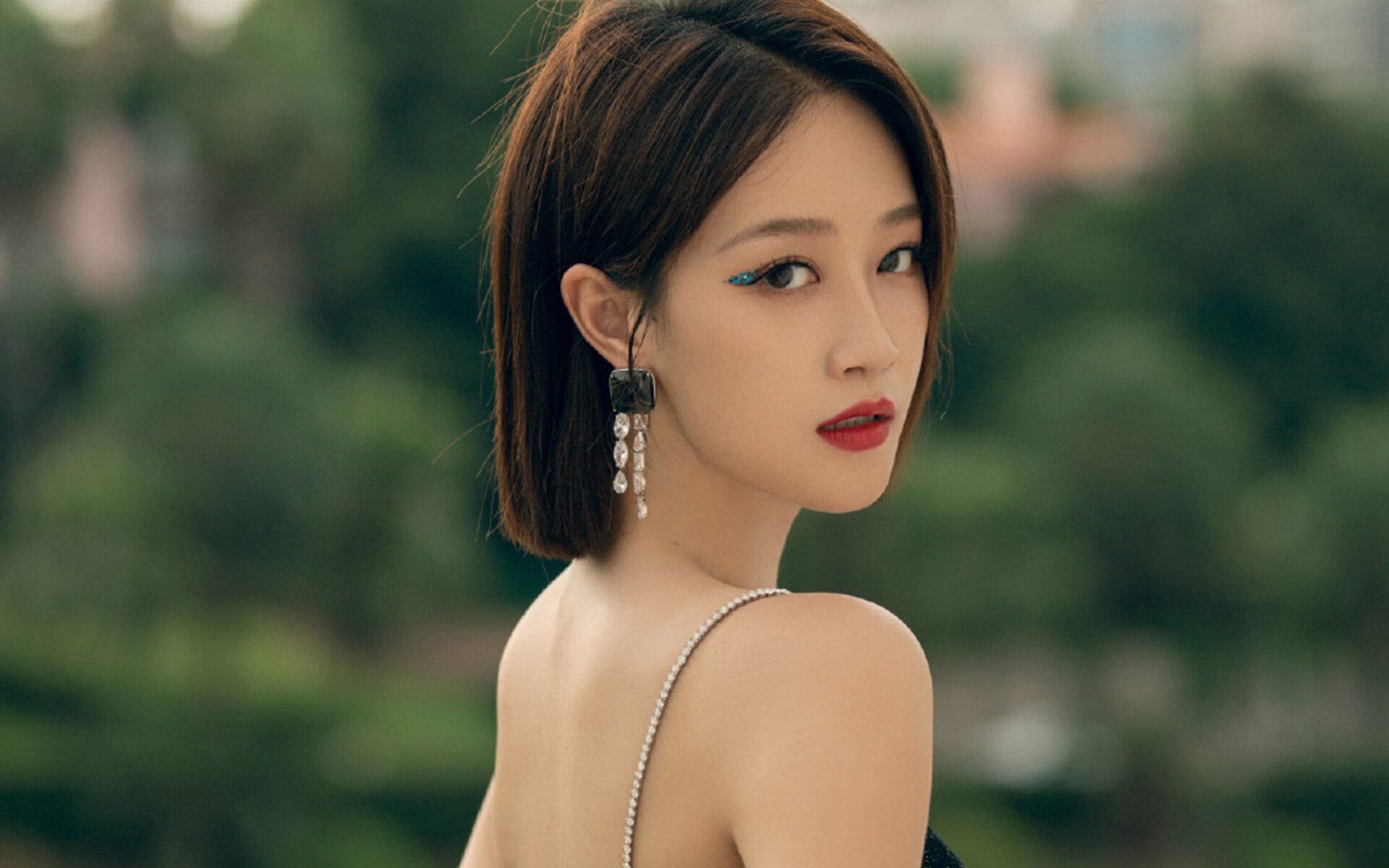 中锋策应能力对整体节奏的影响分析,策应型中锋足球